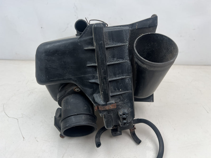 1998-2000 Volvo S70 V70 XC Air Filter Cleaner Housing Box 9189152 OEM #6863EM