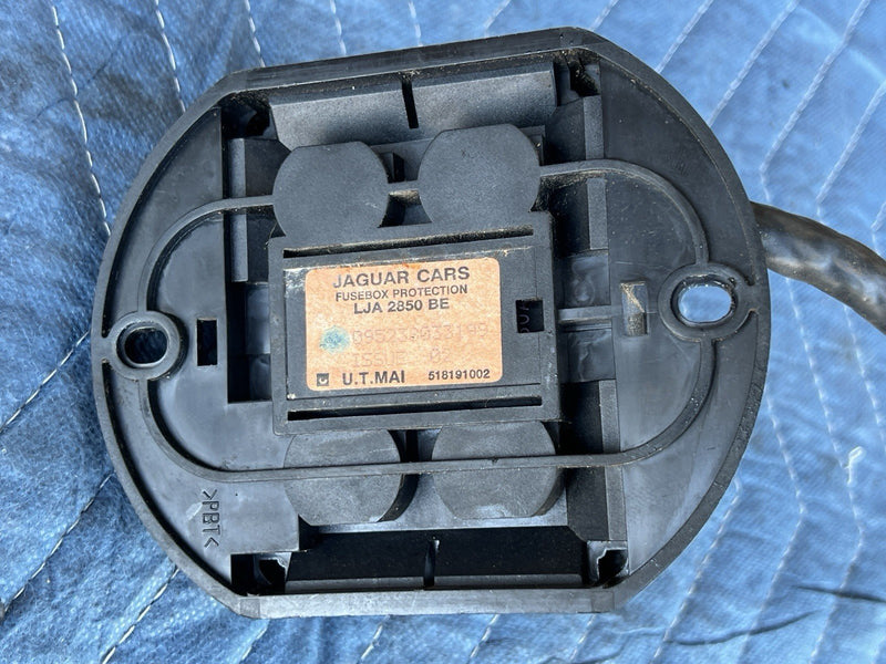 1998-2003 Jaguar XJR XJ8 X308 Positive Rear Battery Junction LJA2850BE #4693E