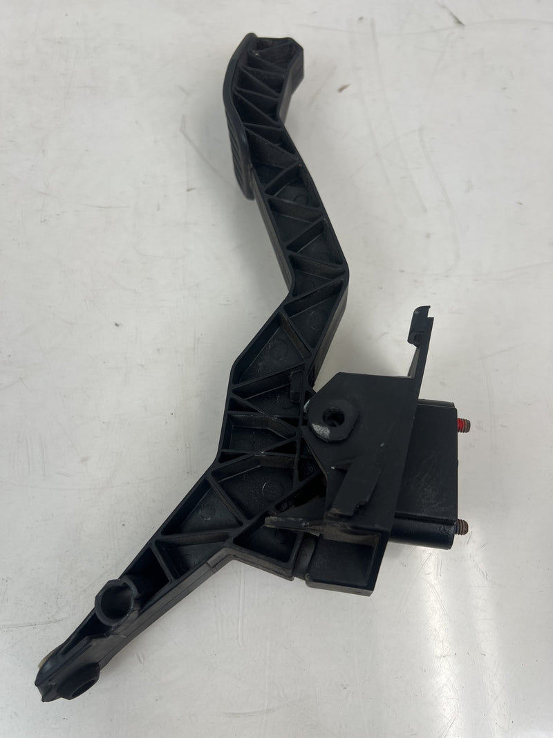 1998-2000 Volvo S70 V70 XC Throttle Accelerator Gas Pedal Assembly OEM #6896EM
