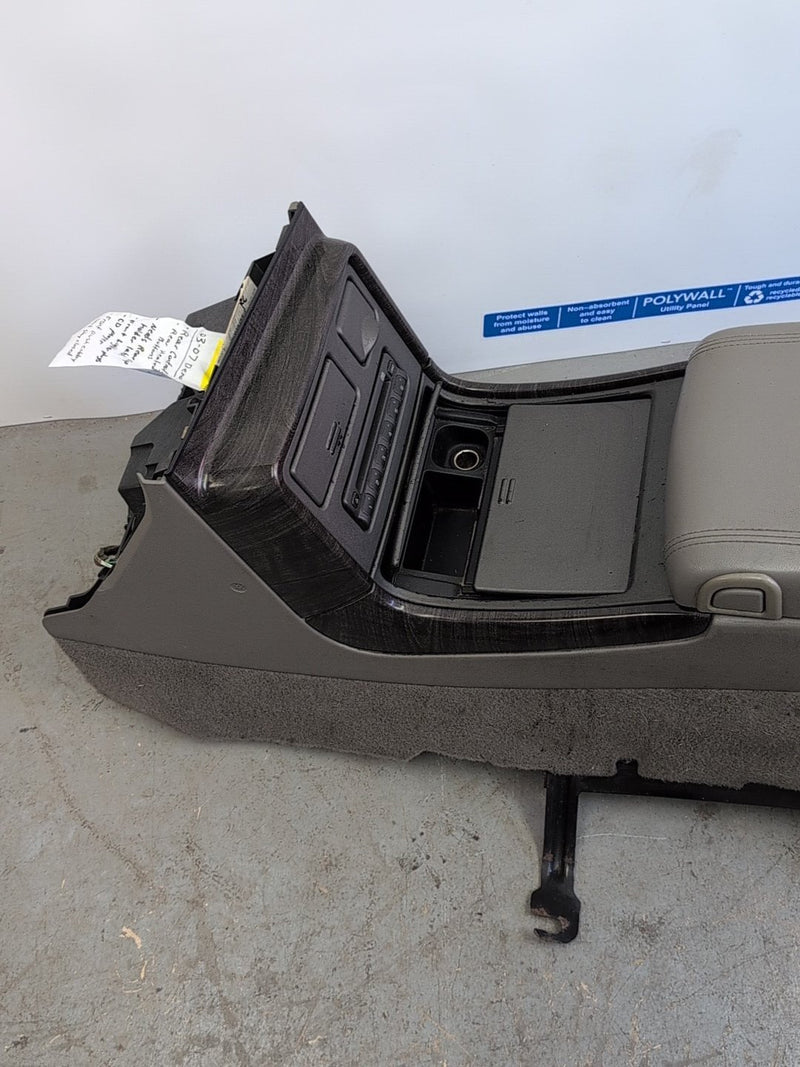 2003-2006 GMC Yukon Denali Center Console Assembly Woodgrain OEM Lid Mounts