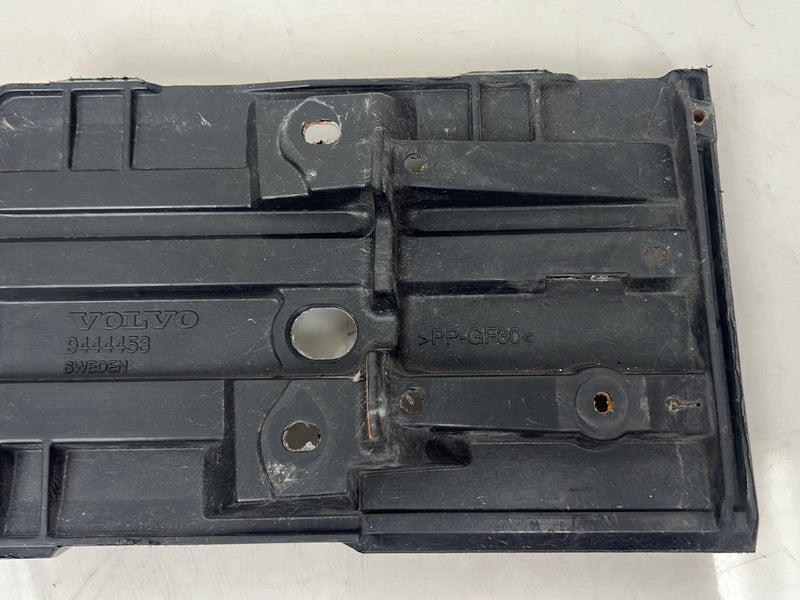 1998-2000 Volvo V70 S70 Engine Bay Battery Tray Mount Holder 9444453 OEM