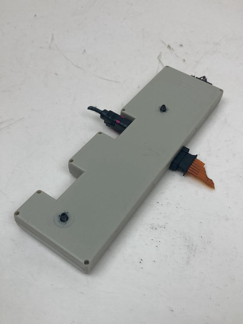 2009 BMW 328i E90- Antenna Amplifier PN: AV 9187643