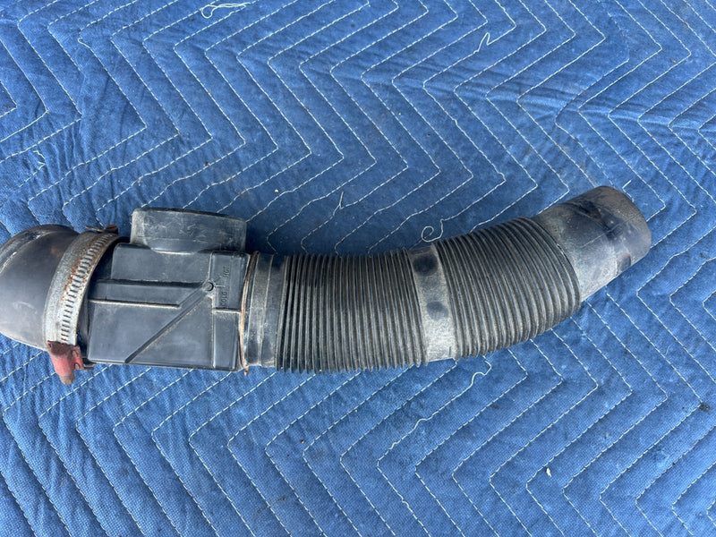 1967-1974 Volvo 140 142 144 145 Air Intake Tube Hose Duct 684042 OEM #4951EM