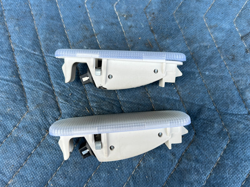 1996-2003 Mercedes W210 E320 Wagon Only Rear D Pillar Light Lamp Pair OE #4693EM