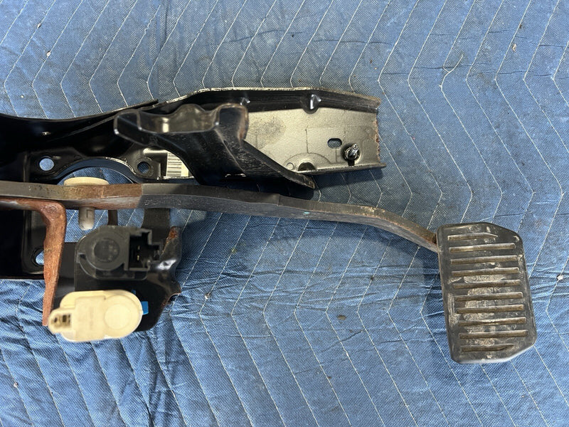 2008-2015 Volvo XC70 S80 Brake Pedal Assembly & Arm Lever 31201792 OEM #4216E