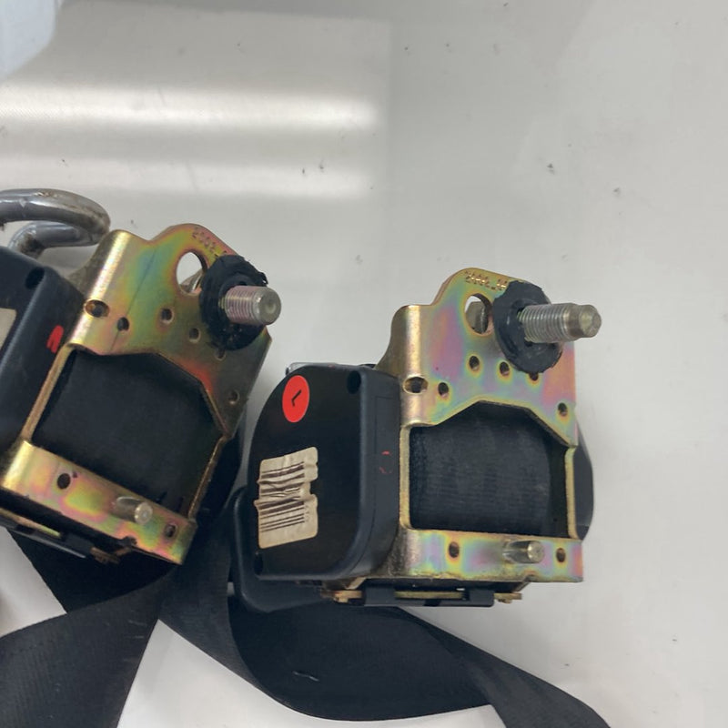 1992 Volvo 940 944 - Rear Seat Belt Buckle Set PN: 3518666