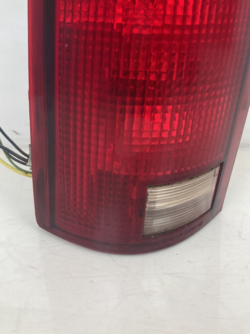 1995-1998 Chevrolet Silverado 2500 GMT400 Tail Light Right 16511565 OEM