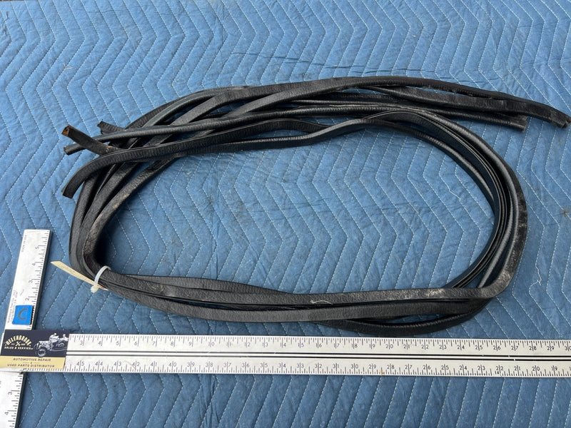 1986-1993 Volvo 240 244 245 Door Seal Pinch Seam Trim Set of 4 OEM #4076EM