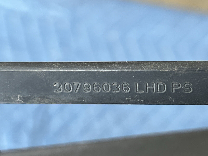 2008-2015 Volvo XC70 S80 Left & Right Wiper Arm Pair 30796036 30796035 OE #4226E