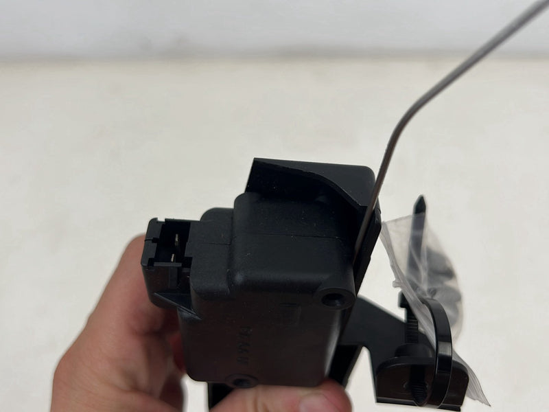 1993-1997 Volvo 850 Gas Fuel Door Lock Actuator Release 3509749 OEM