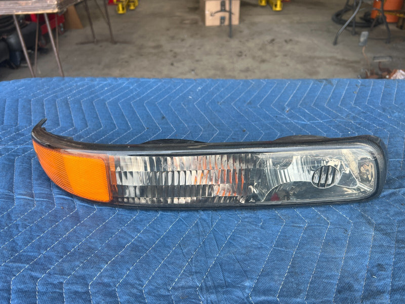 1999-2002 Chevy Silverado GM 1500 2500 Front RH LH Turn Signal Light OEM #1735CN
