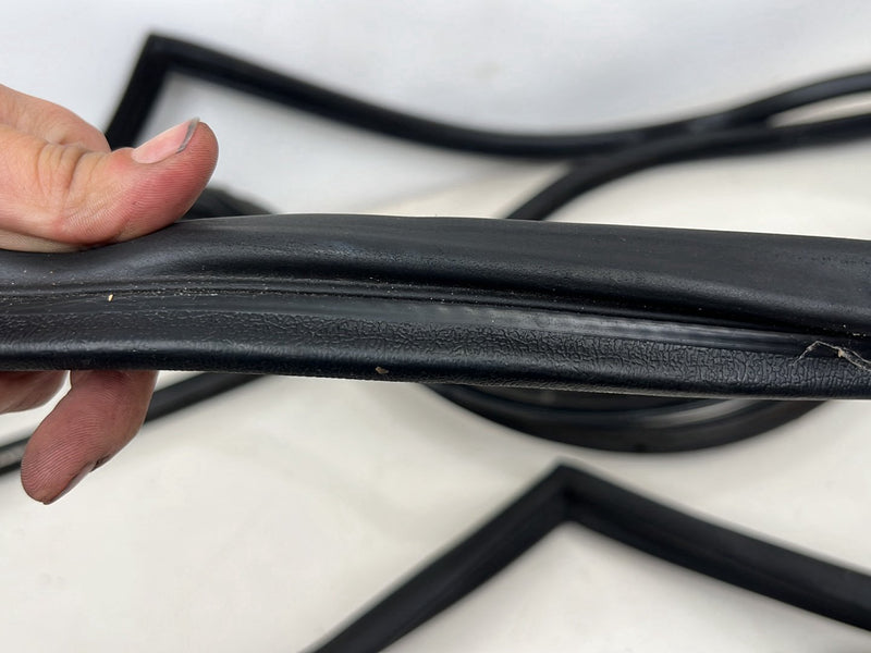 1990-1992 Volvo 740 745 940 Wagon Door Seal Gasket Weatherstripping Set OEM #5887EM