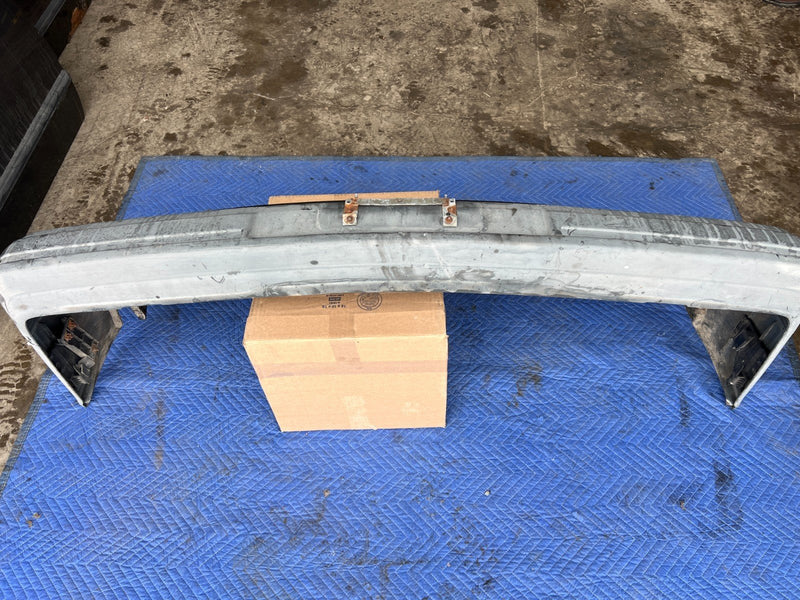 1989-1995 Volvo 740 940 Sedan Front Bumper Cover Trim Guard 1369626 OEM #3822EM