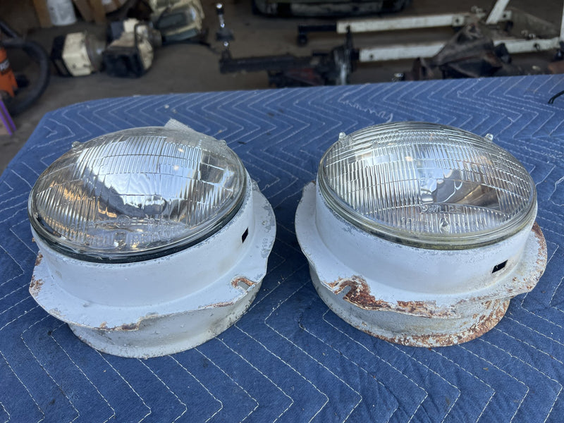 1973 Volvo 140 142 - Headlight Set PN: 686437