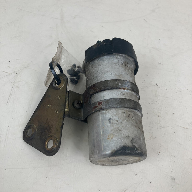 1981-1985 Volvo 240 245 Ignition Coil Pack 0221122345 1220522011 OEM