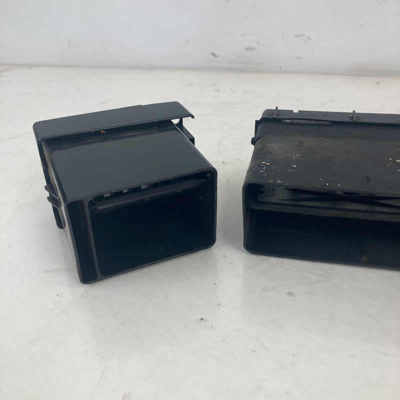 1981-1985 Volvo 240 245 Dash Vent Set LH RH 1259088 OEM