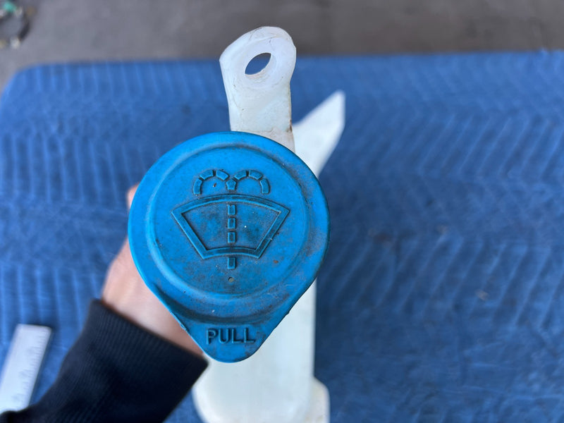 1998-2002 Honda Accord Windshield Washer Fluid Jug 060351-989 OEM #2022CN