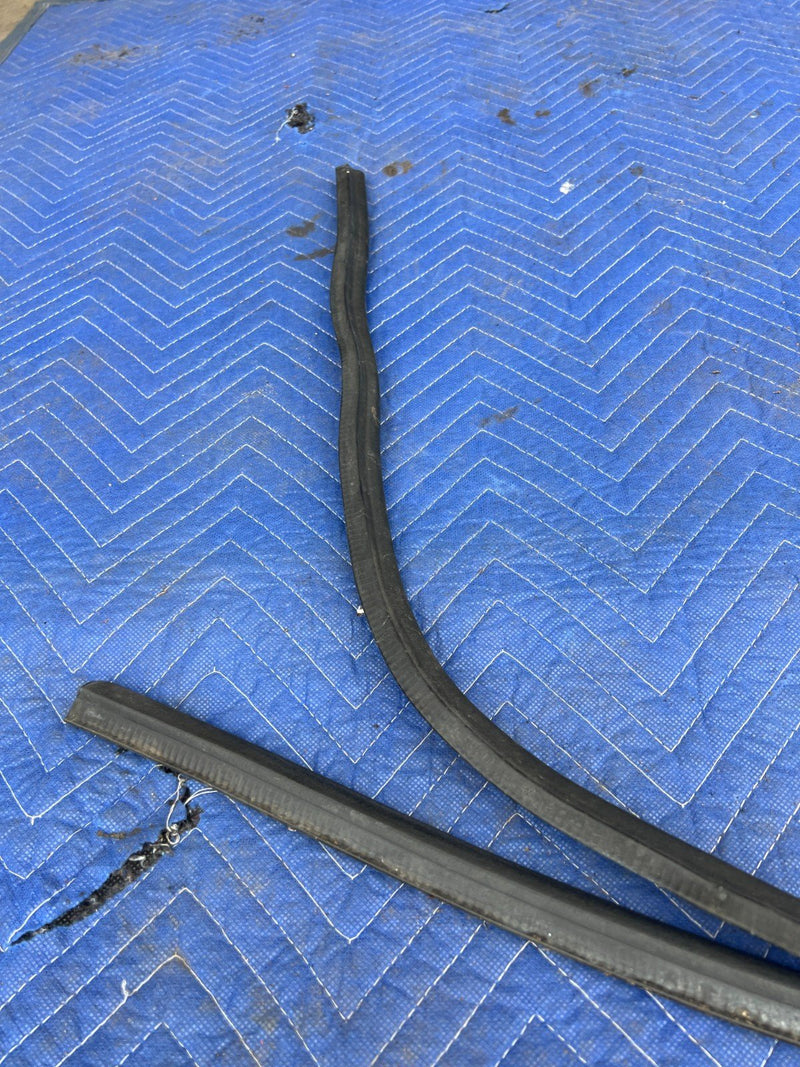 2005-2011 Audi A6 Front Engine Bonnet Hood Weather Guard Seal Gasket OEM #3399EM