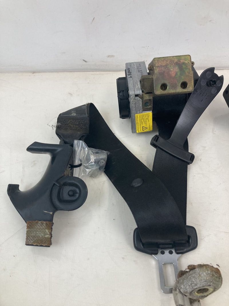 2001-2005 Volkswagen Passat Rear Seat Belt Buckle Set LH RH OEM #5544M