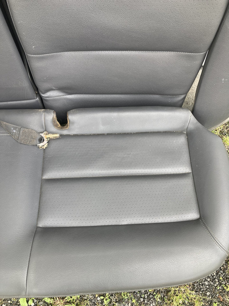 2001-2005 Volkswagen Passat Rear Seat Black Sedan OEM #5531M