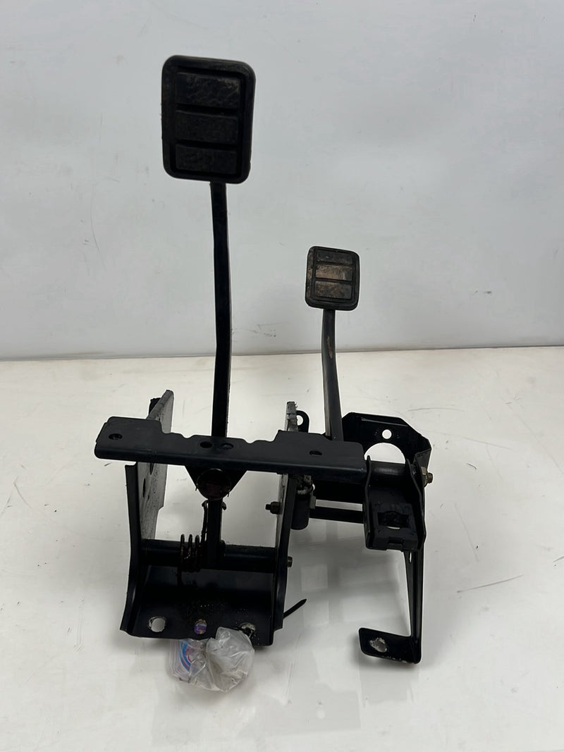 1975-1980 Volvo 244 240 Manual Trans Clutch & Brake Pedal Assembly OEM #5358EM
