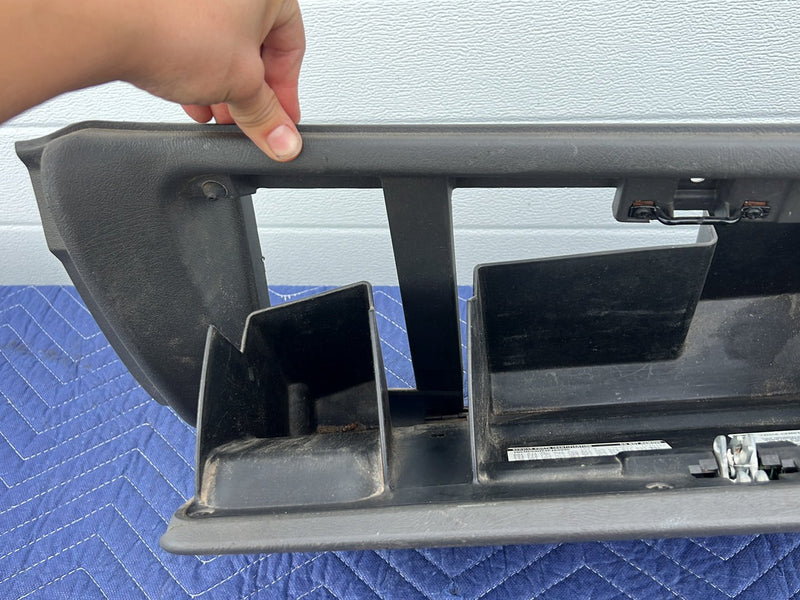 Chevrolet Silverado - Glove Box PN: 15120384