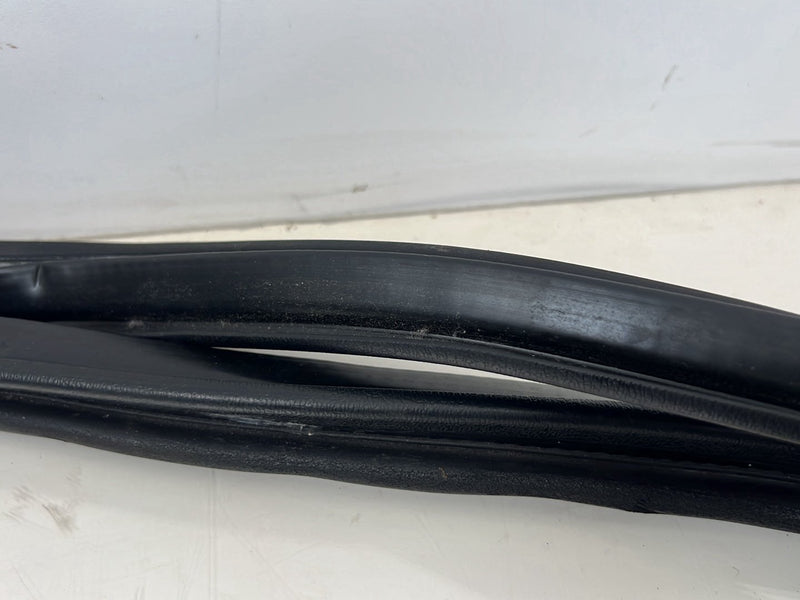1990-1992 Volvo 740 745 940 Wagon Door Seal Gasket Weatherstripping Set OEM #5887EM