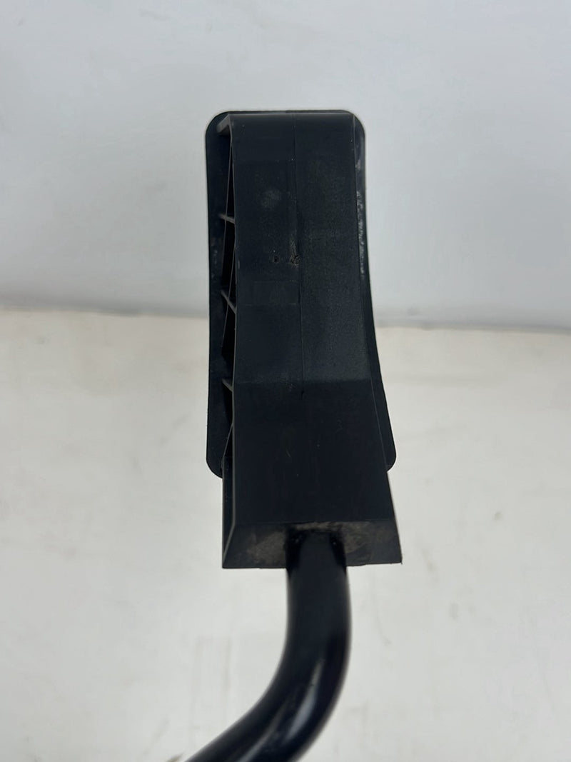 1996-2003 Audi S8 D2 A8 Accelerator Gas Pedal Assembly w/ Bracket OEM #6473EM