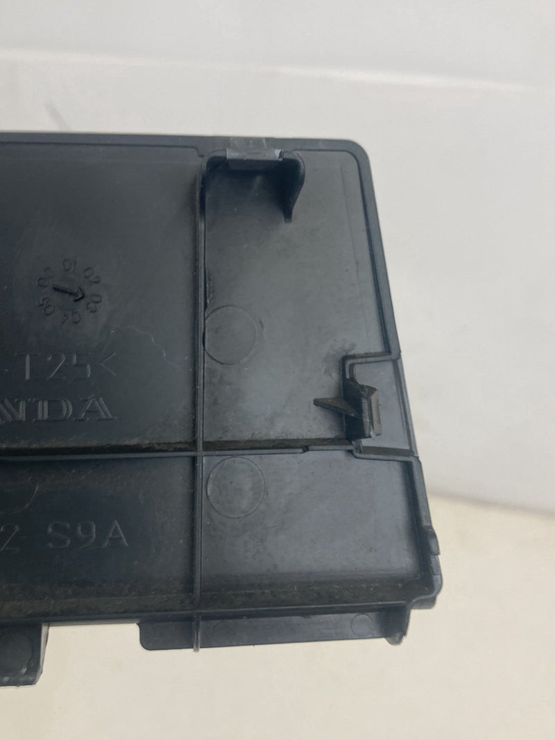 2002-2004 Honda CR-V RD2 Passenger Left Trim Panel 77332S9A OEM #5118M