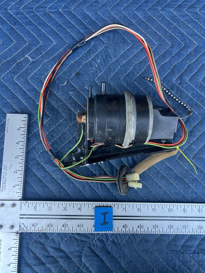 1967-1974 Volvo 140 142 144 145 Cruise Control Module Vacuum Pump OEM #4946EM