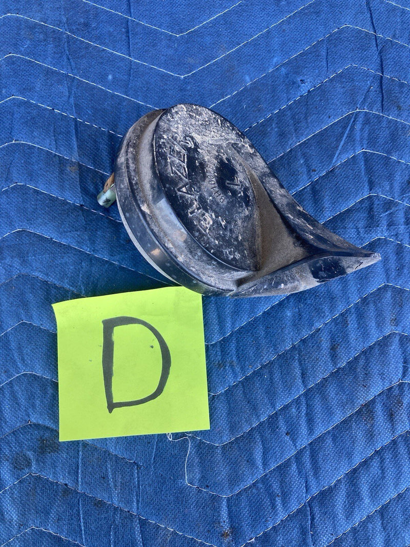1997-2002 Jeep Wrangler TJ Blazer Horn Bh103fbl OEM #3271M