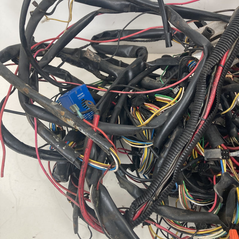 1981-1985 Volvo 240 245 Body Wiring Harness Relays Fuse OEM