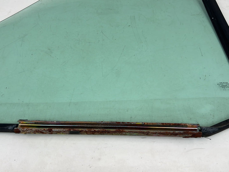 1995-1998 Chevrolet C/K Front Passenger Right Window Glass OEM