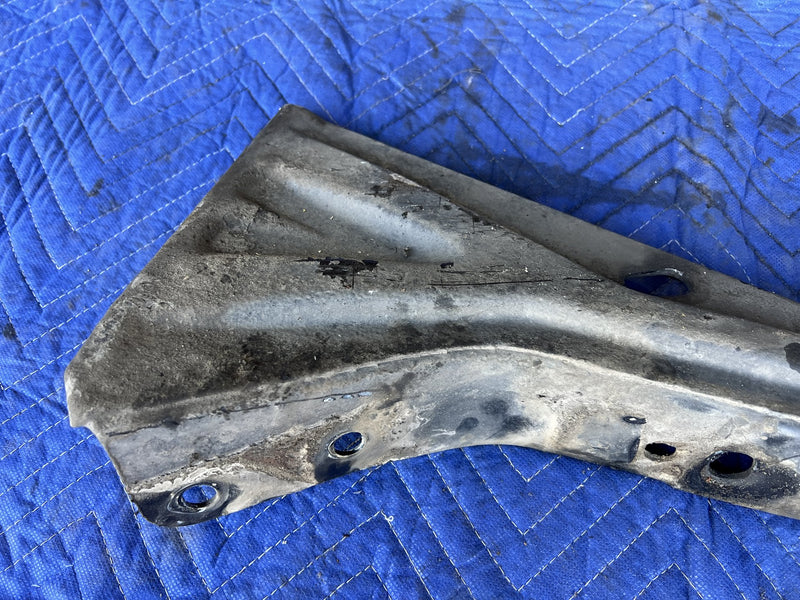 Volvo 240 - Rear Bumper Brace