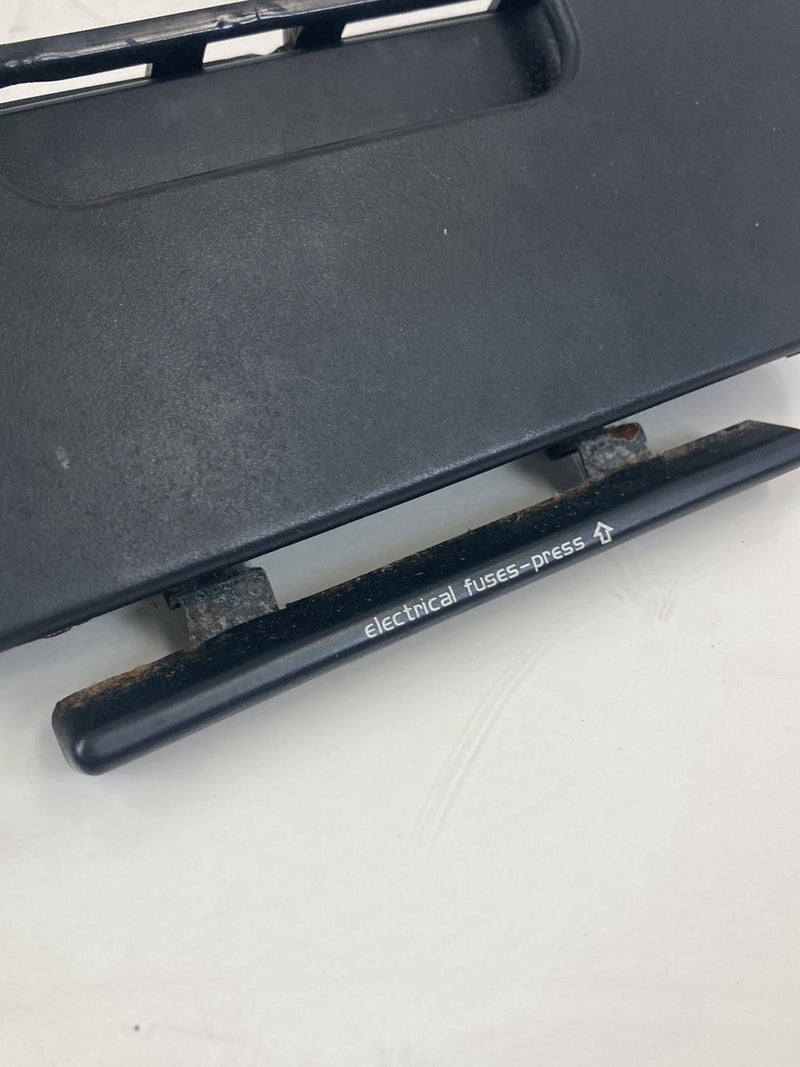 1992 Volvo 940 944 - Fuse Box Cover PN: 3528481