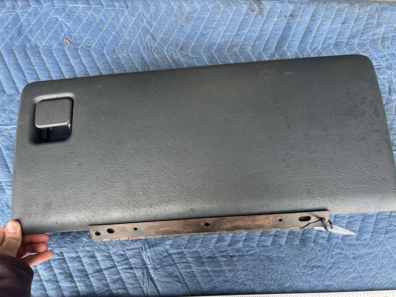 1999-2002 Chevy Silverado GM 1500 2500 Gray Glove Box Compartment OEM #1731CN