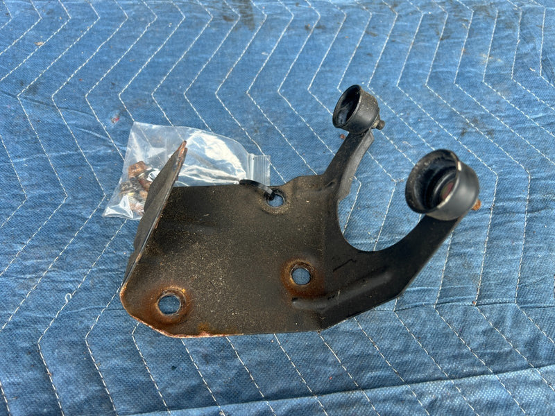 1992-1995 Volvo 940 740 ABS Block Pump Mount Bracket w/ Bolts OEM #3238EM