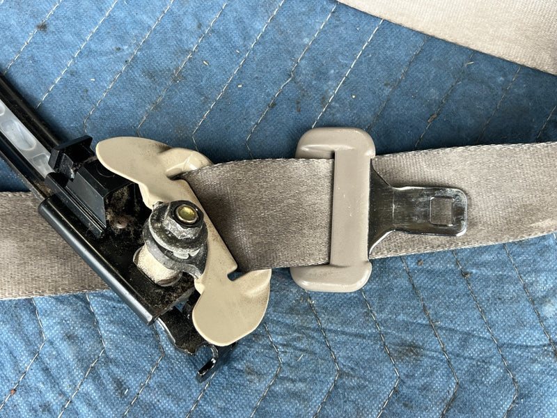 2002-2006  Toyota Camry LH Left Driver Front Seat Belt Assembly OEM #105DU