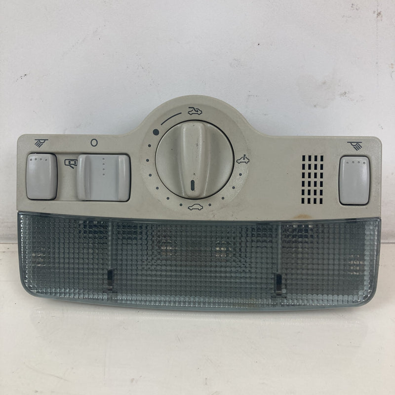 2001-2005 Volkswagen Passat Dome Light Front Sun Roof Switch OEM #5495M