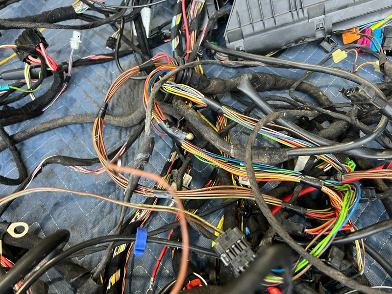 1998-2003 Mercedes W210 E320 Wagon Engine Wiring Harness w/ Fuse Box OEM #4749EM