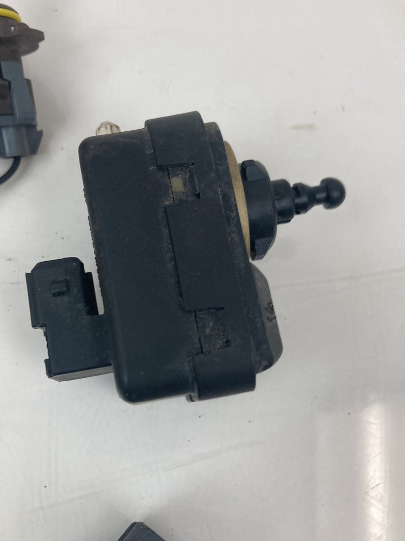 2007 Volvo S60 - Headlight Relay PN: 89901406 89024777