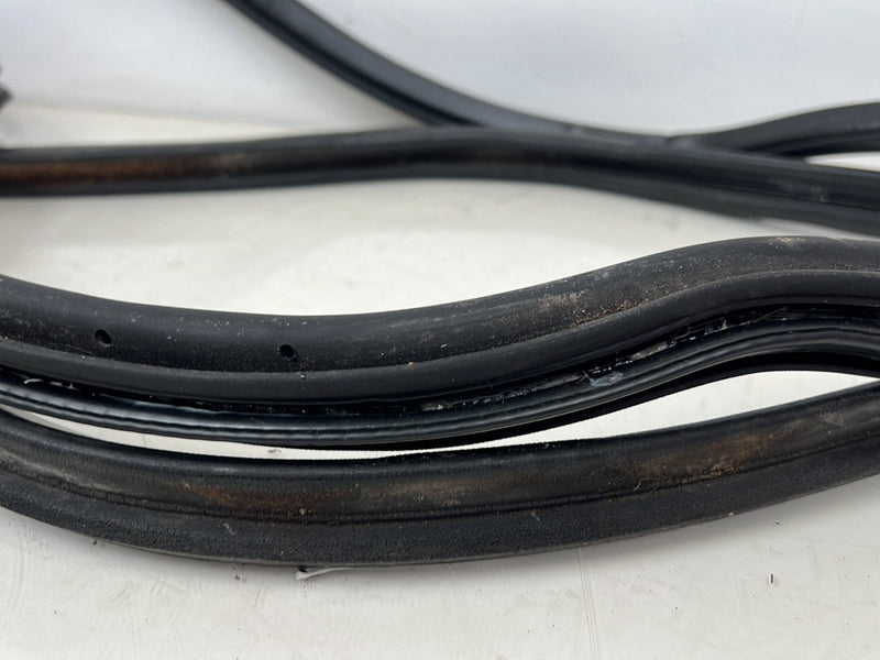 1990-1992 Volvo 740 745 940 Wagon Door Seal Gasket Weatherstripping Set OEM #5887EM
