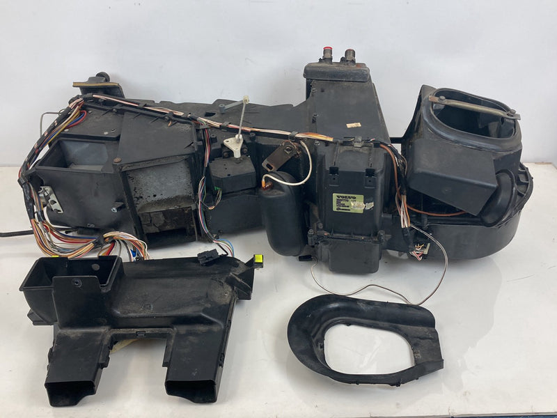 1992 Volvo 940 944 - HVAC Box PN: 3537770
