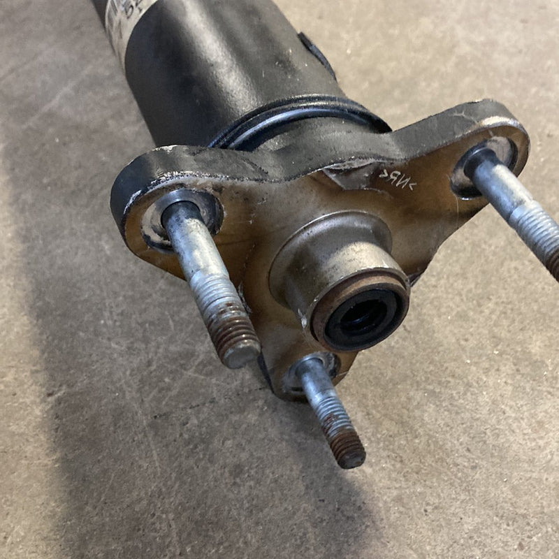 2003-2007 BMW 545i E60 Driveshaft Automatic ZF 7526165 2282720-11 OEM #4957M