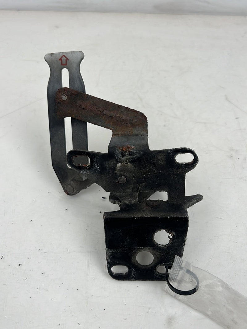 2001-2003 Audi S8 D2 A8 Engine Bonnet Hood Latch Catch 4D0823485 OEM #6083EM