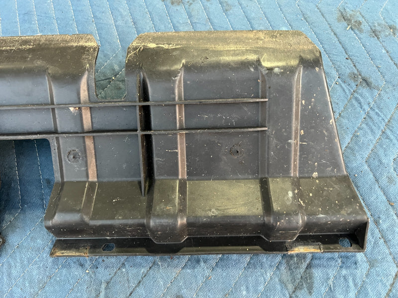 1986-1993 Volvo 240 244 245 Lower Front Bumper Air Guide Dam 1304442 OEM #4417EM