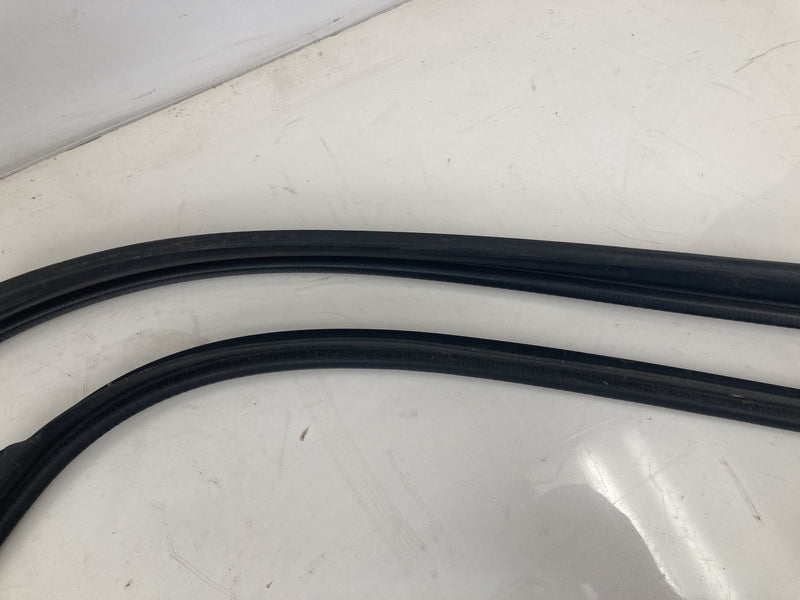 1995-1998 Chevrolet Silverado 2500 GMT400 Door Window Seal Upper OEM