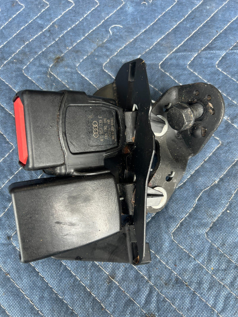 2005-2011 Audi A6 Rear Middle Seat Belt Buckle Assembly 4F0 857 739 E OEM #64ZJ
