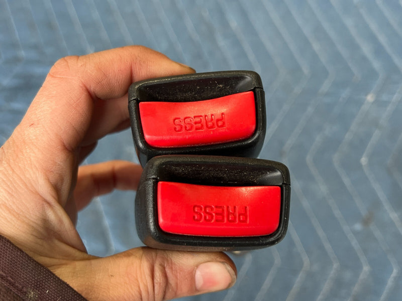 2003-2007 Honda Accord OEM Rear Middle Seat Belt Buckle Receiver Pair #1502CN