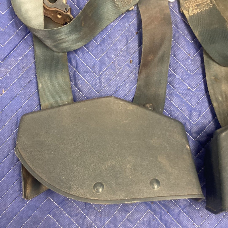 1988-1998 Chevy Silverado 1500 Front Center Seat Belt Retractor Set OEM #3615M